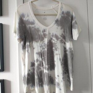 American Eagle AE Soft & Sexy Short-Sleeve V-Neck Tie Dye Tee Shirt Gray & White